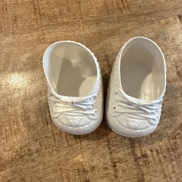 Vintage White Cabbage Patch Doll Shoes Slip On Tennis Shoes Monkey Bear Face - Picture 2 of 6